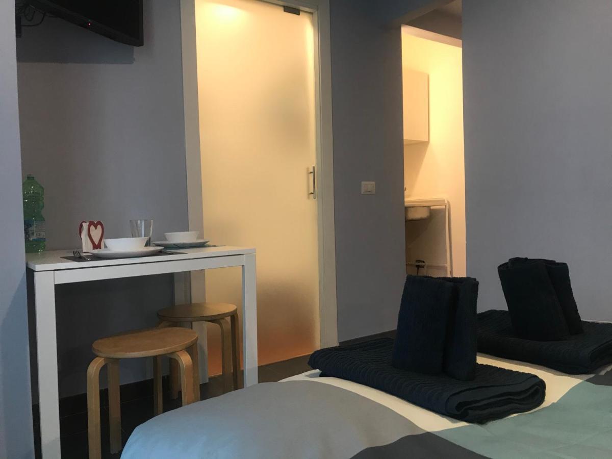 Pied A Terre Sant'Agostino Apartment Milan Luaran gambar